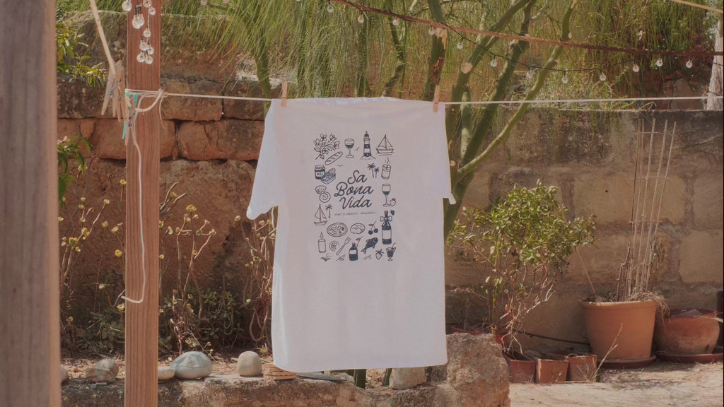 Essence of Port d'Andratx – Sa Bona Vida T-shirt